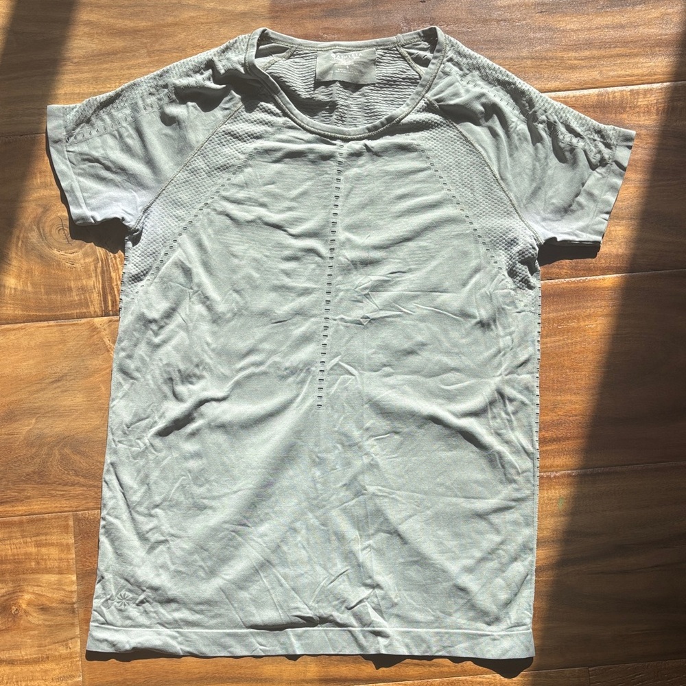 Athleta Lightweight Performance Foothill Shirt - … - image 1
